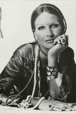 Susan Schoenberg by Irving Penn (Vogue ITA 1969.10)