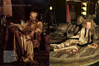 Twiggy by Justin de Villeneuve / Vogue ITA (1974.03/2)