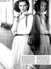 Patti Hansen by Arthur Elgort / Vogue USA (1976.01)