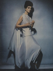 Mirella Petteni by Horst P. Horst / Vogue USA (1962.09/2)