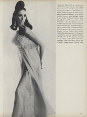 Wilhelmina Cooper by Bert Stern / Vogue USA (1965.11)