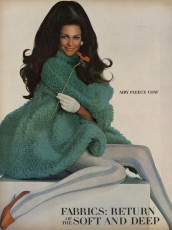 Editha Dussler by Gianni Penati (Vogue USA 1967.08/2)