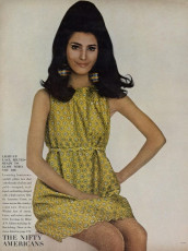 Benedetta Barzini by Gianni Penati (Vogue USA 1967.08/2)