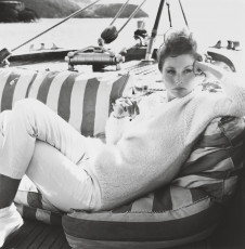 Suzy Parker by Richard Avedon (1962)