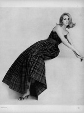 Dorothy McGowan by Leombruno-Bodi / Vogue USA (1960.07)