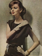 Dorothy McGowan by John Rawlings / Vogue USA (1961.08)