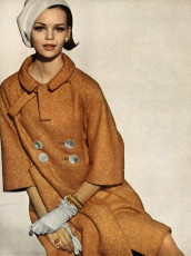 Marola Witt by Tom Palumbo / Vogue USA (1962.02/2)
