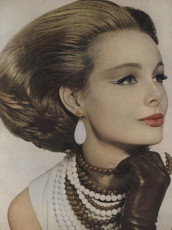 Monique Chevalier by Irving Penn / Vogue USA (1962.04)