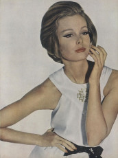 Sandra Paul by Irving Penn / Vogue USA (1962.05)