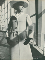 Benedetta Barzini by Henry Clarke (Vogue USA 1964.04)