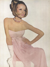 Veruschka by Irving Penn / Vogue USA (1965.01/2)