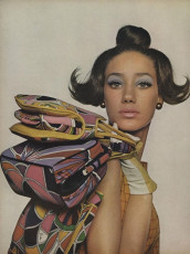 Marisa Berenson by Bert Stern (Vogue USA 1965.08/2)