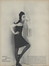 Brigitte Bauer by Helmut Newton (Vogue USA 1965.09/2)