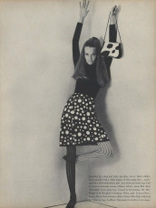 Veruschka by Helmut Newton (Vogue USA 1965.09/2)