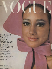 Marisa Berenson by Irving Penn (Vogue USA 1965.10)