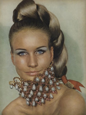 Francoise Rubartelli by Franco Rubartelli / Vogue USA (1965.10/2)