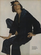 Veruschka by Irving Penn / Vogue USA (1965.11)