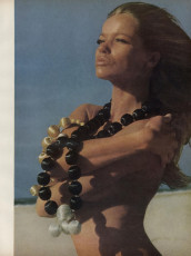 Veruschka by Franco Rubartelli / Vogue USA (1966.02/2)