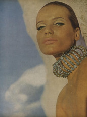 Veruschka by Franco Rubartelli / Vogue USA (1966.04/2)