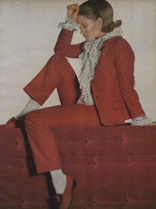 Celia Hammond by Norman Parkinson (Vogue USA 1966.08)