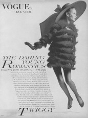 Twiggy by Richard Avedon (Vogue USA 1967.08)