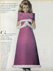 Sue Murray by Irving Penn (Vogue USA 1967.11/2)