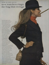 Lauren Hutton by Gianni Penati (Vogue USA 1968.11/2)