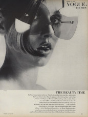 Mirella Petteni by Gianni Penati (Vogue USA 1969.04)