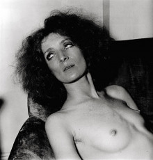 Superstar at home (Viva) by Diane Arbus (1969)