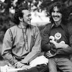 Ravi Shanka, George Harrison by Clive Arrowsmith (1976)