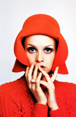 Twiggy by Richard Avedon (1967)