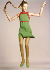 Twiggy by Richard Avedon (1967)