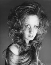 Twiggy by Richard Avedon (1968)