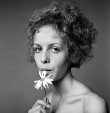 Twiggy by Richard Avedon (1968)