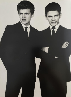 The Everly Brothers by Richard Avedon (1961)