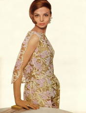 Iris Bianchi by Richard Avedon (1961)