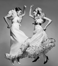 Penelope Tree, Twiggy by Richard Avedon (1968)