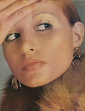 Apollonia van Ravenstein by Richard Avedon (1972)