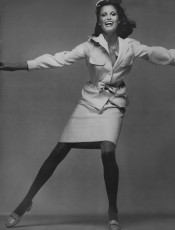 Apollonia van Ravenstein by Richard Avedon (1972)