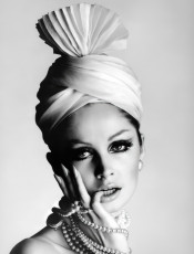 Sue Murray by David Bailey (1965)