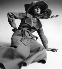Vivienne Lynn by Neal Barr (1970)