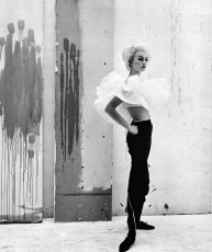 Jean Shrimpton by Cecil Beaton (1964)