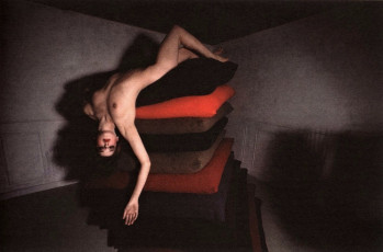 Nicolle Meyer by Guy Bourdin (1976)