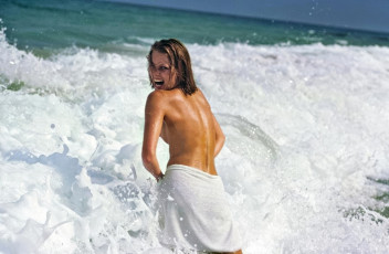 Patti Hansen by Arthur Elgort (1976)