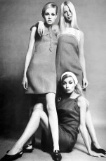 Twiggy, Christine Eastley, Jane Lumb by John French (1965)