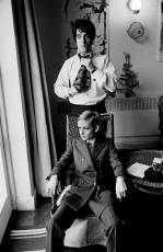 Twiggy, Justin de Villeneuve by Burt Glinn (1966)
