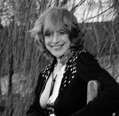Marianne Faithfull by Harry Goodwin (1978)