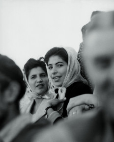 Junge Frauen in Persien Isfahan by F.C. Gundlach (1960)