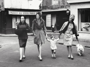 Ingeborg Prinz, Wilhelmina Cooper, Gitta Schilling by F.C. Gundlach (1966)