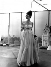 Wilhelmina Cooper by Kenneth Heilbron (1960)